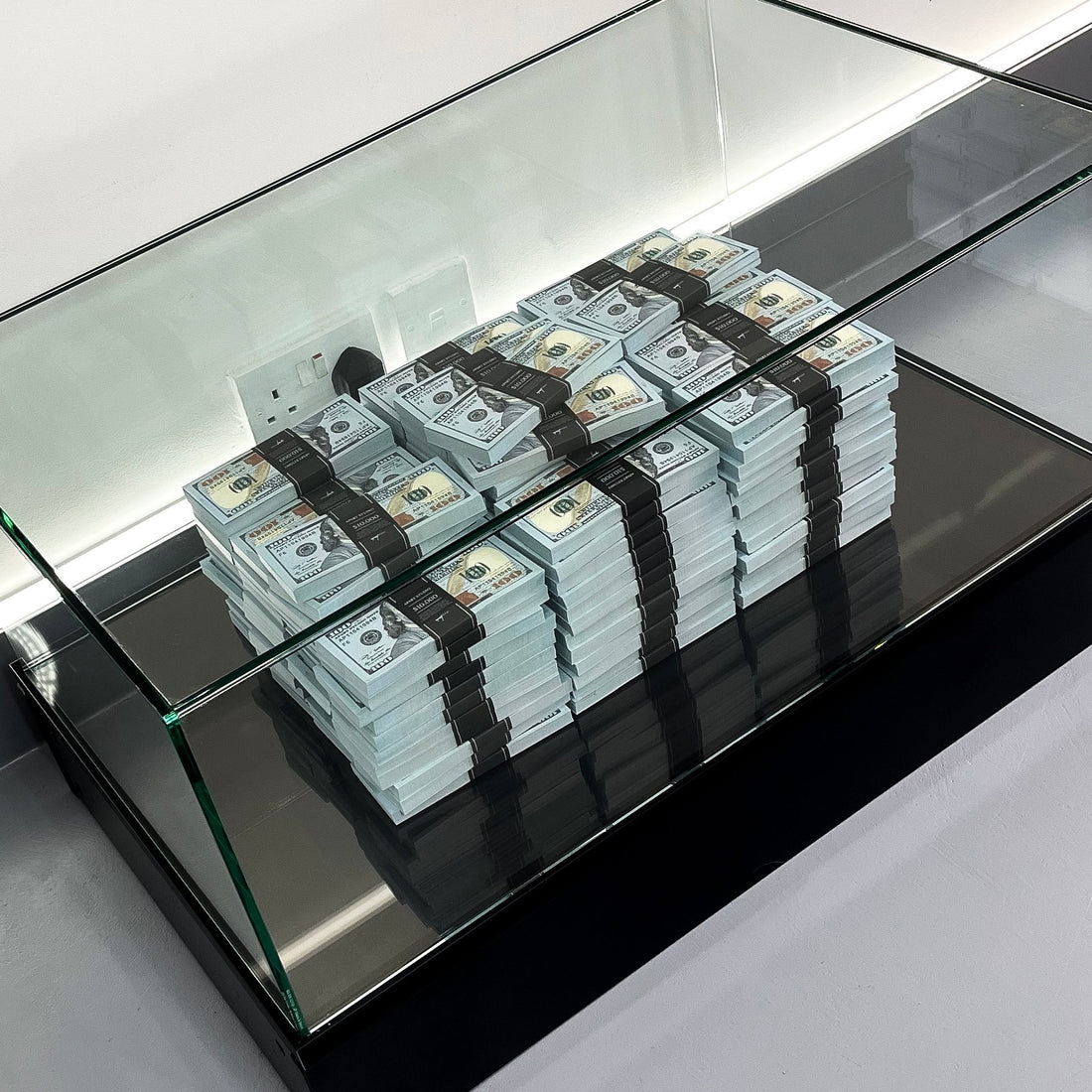 Infinite Money Table - 300 Tickets - Apart studio