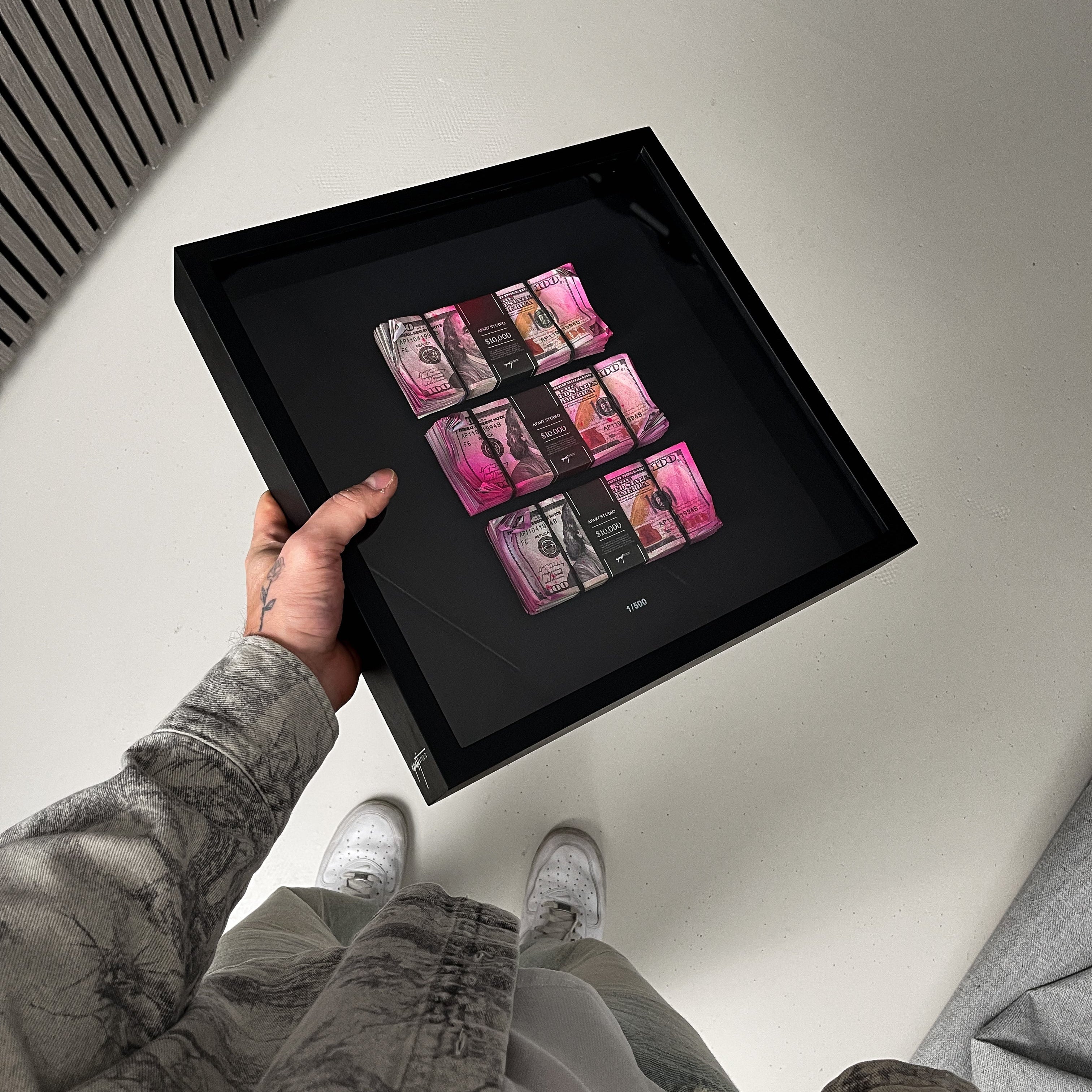 Bank Heist Frame - USD - Apart Studio