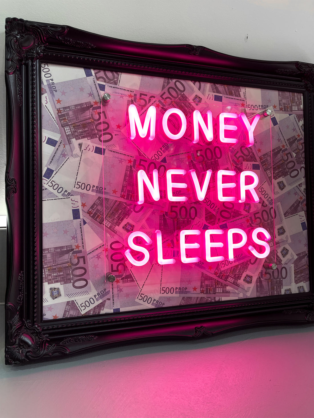 Money Never Sleeps V2 LED frame - EUR - Apart studio