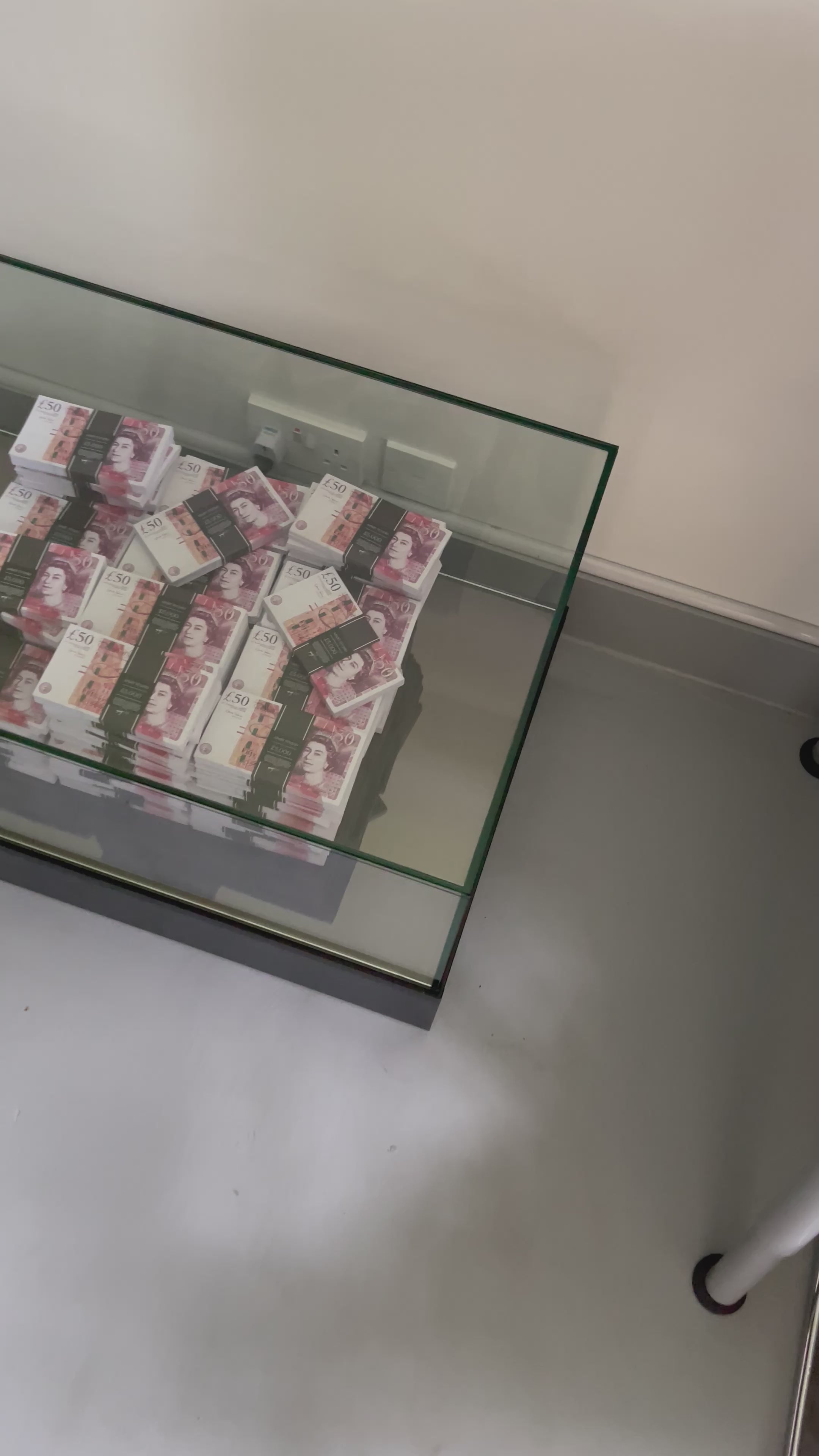 Infinite Money Table - GBP